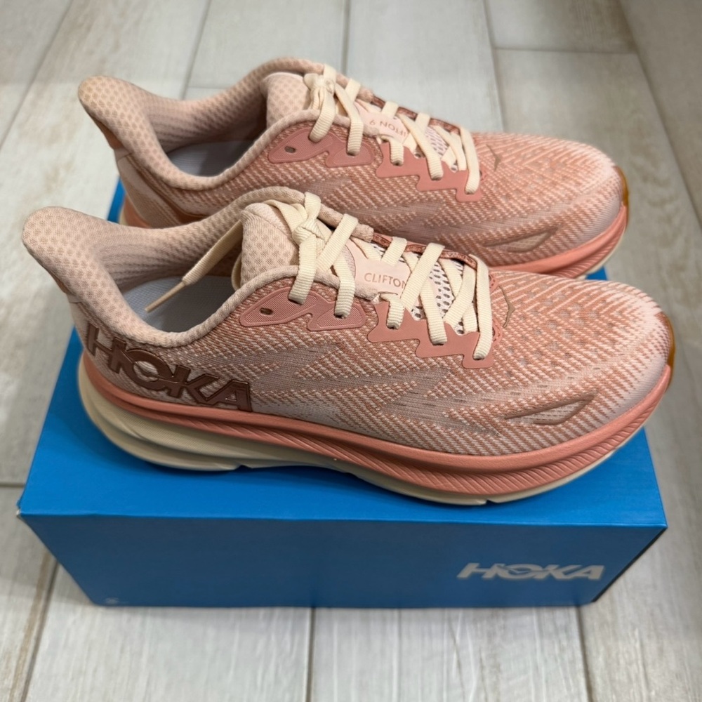 Hoka Clifton 9 Sneakers Women's Size 6.5 Sandstone
Cream - Picture 5 of 8